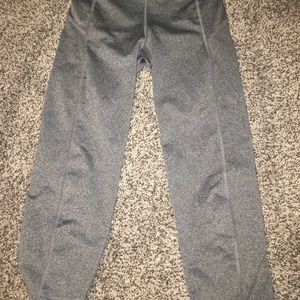 stretchy grey capris leggings